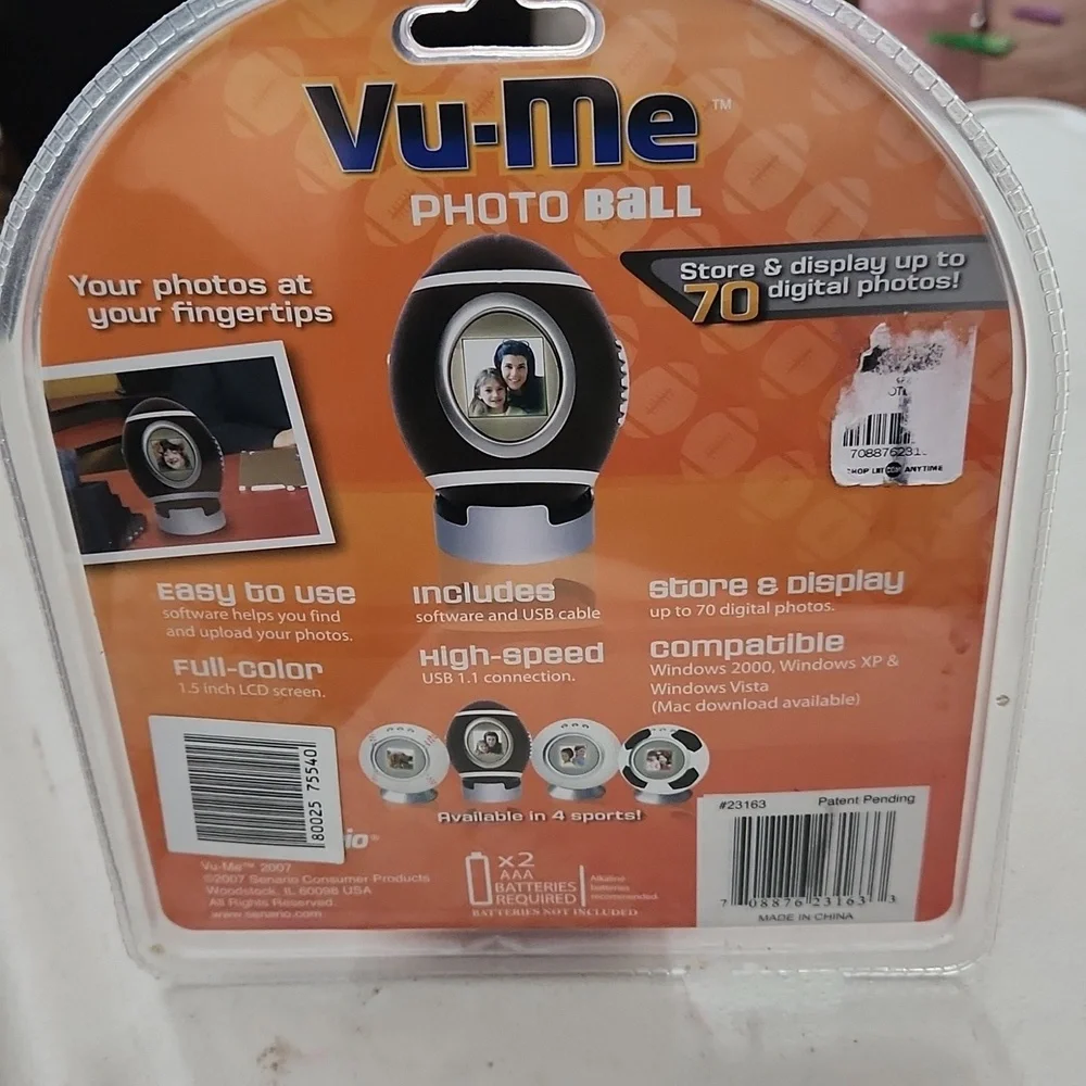 Vu-Me Photo Ball Football Digital Photo Frame 70 Photo Storage
